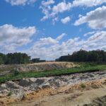 29 lipca  km 599+700’ budowa nasypu ustawienie ścianki szczelnej