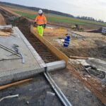 25 listopad 2024 obiekt WD-49 betonowanie końcówek kap na dojazdach