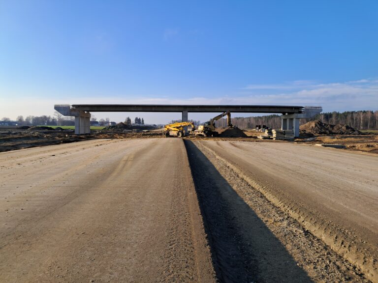 03 grudnia  km 603+600 budowa ustroju nośnego WD_70