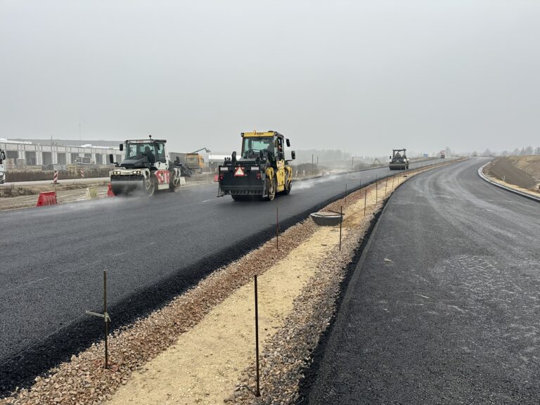 04 grudzień 2024 Węzeł Borki, Warstwa wiążąca z BA na dojeździe do WD-43