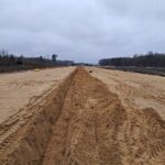 18 grudnia km 599+700 przygotowanie GWN budowa drenażu w pasie dzielącym