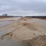 18 grudnia km 604+400’ zabezpieczenie piaskiem podbudowy zasadniczej C8_10