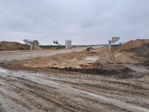 18 grudnia km 605+300 zabezpieczenie piaskiem podbudowy C5_6 budowa ustroju nośnego WD_71