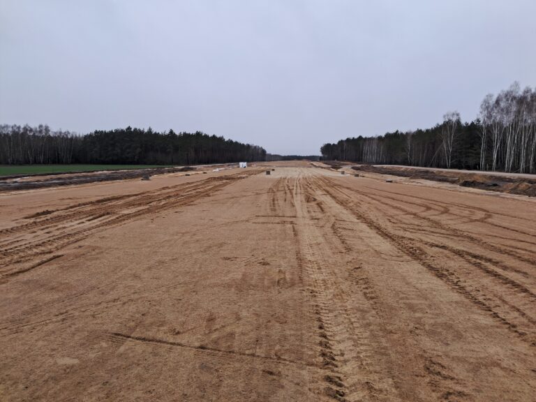 08 stycznia km 608+300 budowa nasypu budowa kanalizacji deszczowej