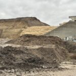 10 stycznia 2025 km 567+130 – WA-41 Widok przyczółka wschodniego i nasypu drogowego