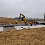 04 lutego km 608+300’ budowa nasypu wykonywanie izolacji płyty przejściowej PZM_14A