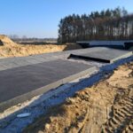 10 lutego km 608+300’ budowa nasypu wykonano izolację płyty przejściowej i zespalającej PZM_14A