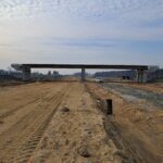 24 lutego km 603+600 budowa ustroju nośnego WD_70 budowa drenażu w pasie dzielącym