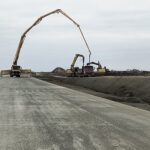 TRASA GŁÓWNA - ZALEWANIE FUNDAMENTÓW POD EKRANY AKUSTYCZNE  (3)