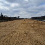 03 marca km 599+700 przygotowanie GWN budowa drenażu w pasie dzielącym