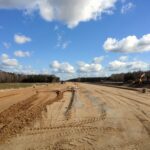 17 marca km 606+900’ przygotowanie GWN budowa drenażu w pasie rozdziału