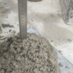 7.03.2025 obiekt WD43 i WD43 C betonowanie wnęk dylatacji na podporze P1 pomiar konsystencji dostarczonej mieszanki betonowej