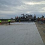 14 kwietnia km 603+600’' podbudowa zasadnicza C8_10 ułożono geowłókninę