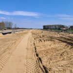 14 kwietnia km 608+950’ uciąglono nasyp nad płytą przejściową i zespalającą PP_69