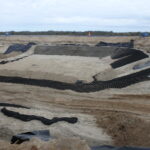 06.05.2025 590+040 ZR-08 kształtowanie dna i skarp