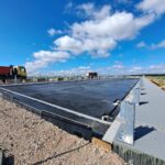 07.05.2025 Wa-45a rozpoczęto montaż barier ochronnych jezdnia lewa