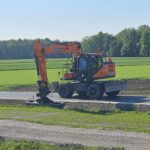 13.05.2025 Roboty przy drodze dojazdowej w km. 578+500