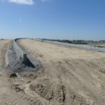 20.05.2025 588+100 DP 3667W krawężnik i ściek str. północna