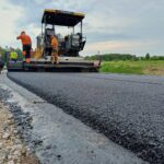 22.03.2025 Układanie nawierzchni na DJ-L-06 w km. 565+000