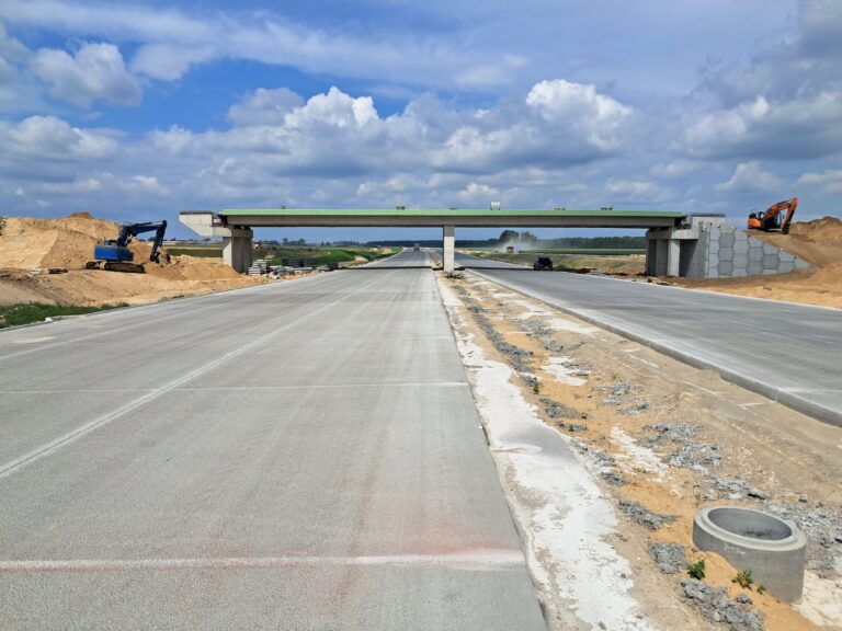 02 czerwca km 605+300 budowa ustroju nośnego WD_71 i nawierzchnia betonowa C35_45