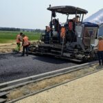 04.06.2025r. Lanie asfaltu na WD 44 571+699,05