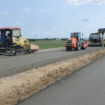 10.06.2025 592+500 układanie podbudowy zasadniczej C 8 na 10