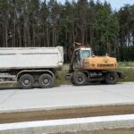 10.06.2025 Usypywanie pobocza 571+200,00