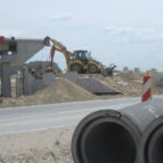 17.06.2025 596+700 WD-65 montaż ściany oporowej i zasypka