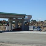 01.07.2025 582+500 WD-53 deski gzymsowe i ściana oporowa z zasypką