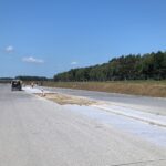 15.07.2025 Rozkładanie geowłókniny na pasie dzielącym Trasa główna