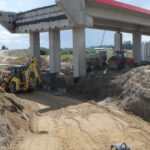 16.07.2025 596+700 WD-65 wykonywanie ściany oporowej