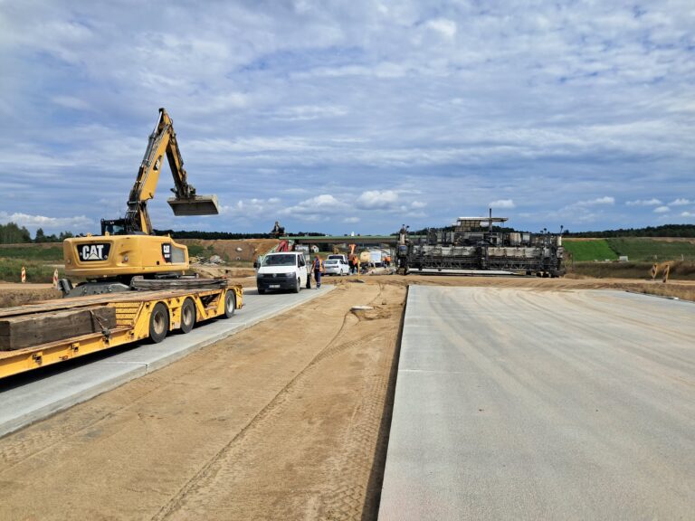 04 sierpnia km 606+150’ budowa ustroju nośnego WD_72 budowa nawierzchni betonowej C35_45