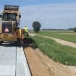 05.08.2025 592+600 JL roboty ziemne na poboczu