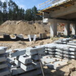 05.08.2025 594+900 PZGd-61 wykonywanie ściany oporowej i zasypki