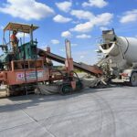 20.08.2025 563+850 Pas rozdziału - Ściek monolityczny, C 30 37  układanie