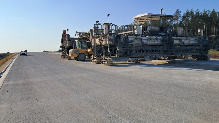 01 września km 606+150 nawierzchnia betonowa C35_45 przygotowania do dalszych robót