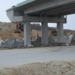 07.10.2025 582+500 WD-53 montaż i zasypka ściany oporowej str. północna