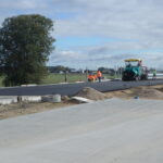 13.10.2025 592+300 MA-59 JL ukladanie warstwy wiążącej