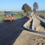 21.10.2025 588+090 DP 3667W północ układanie podbudowy bitumicznej