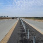 23 października  km 604+400 nawierzchnia betonowa C35_45 powierzchniowe utrwalenie pasa rozdziału montaż barier lon