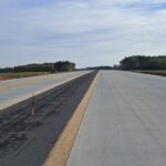 23 października  km 605+300’ nawierzchnia betonowa C35_45 powierzchniowe utrwalenie pasa rozdziału montaż barier lo