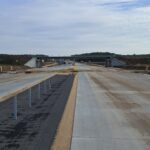 23 października  km 606+150’ nawierzchnia betonowa C35_45 i WD_72 powierzchniowe utrwalenie pasa rozdziału montaż b