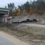 28.10.2025 585+950 PZGs-55 montaż i zasypka ściany oporowej