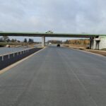 29 października km 603+600 nawierzchnia C35_45 i WD_70 powierzchniowe utrwalenie pasa rozdziału montaż barier linow