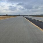 29 października km 603+600’ nawierzchnia betonowa C35_45 powierzchniowe utrwalenie pasa rozdziału montaż barier lin