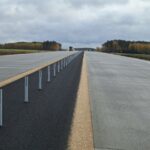29 października km 605+300’ nawierzchnia betonowa C35_45 powierzchniowe utrwalenie pasa rozdziału montaż barier lin