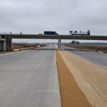 30 września km 605+300 budowa WD_71 nawierzchnia C35_45 kruszywo w pasie rozdziału