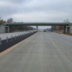 03 listopada km 600+600 nawierzchnia betonowa C35_45 i WD_68 powierzchniowe utrwalenie pasa rozdziału montaż barier li