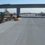 04.11.2025 581+600 wykonywanie drenażu w pasie rozdziału