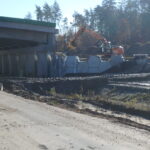 04.11.2025 585+950 PZGs-55 montaż i zasypka ściany oporowej